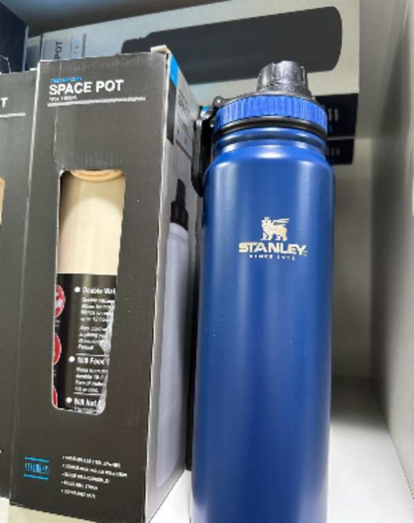 GARRAFA TÉRMICA STANLEY Isolada a Vácuo De Aço Inox Portátil para academia esportes